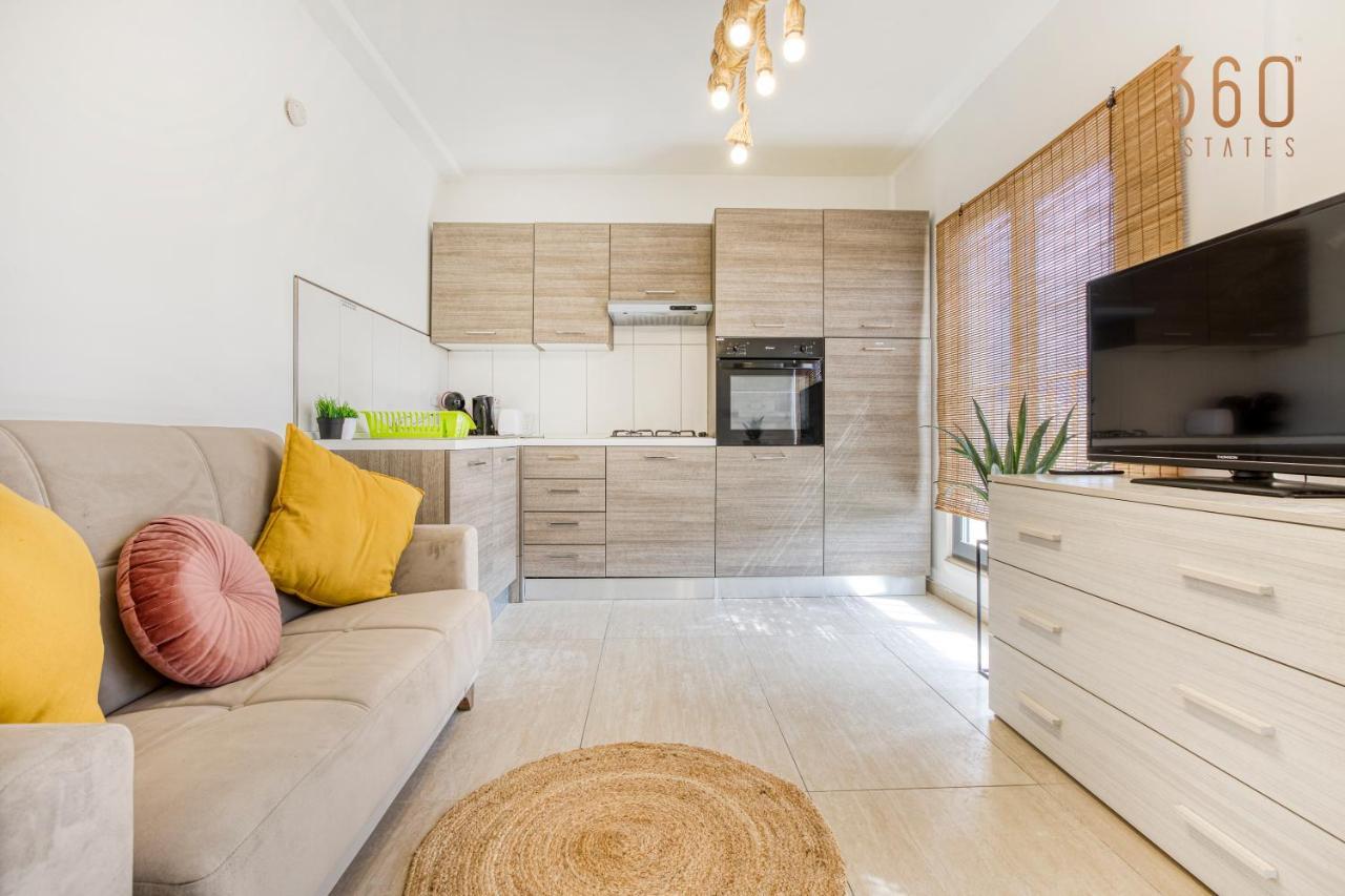 Charming 1br With Amazing Sea Views Just Steps Away By 360 Estates