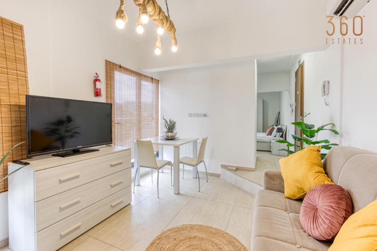 Charming 1br With Amazing Sea Views Just Steps Away By 360 Estates Appartamento San Giuliano