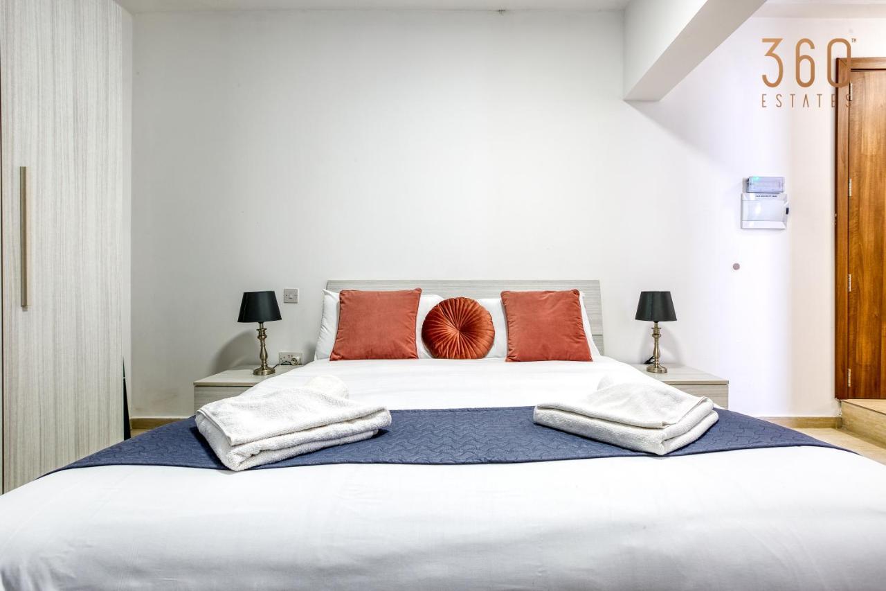 Charming 1br With Amazing Sea Views Just Steps Away By 360 Estates شقة *